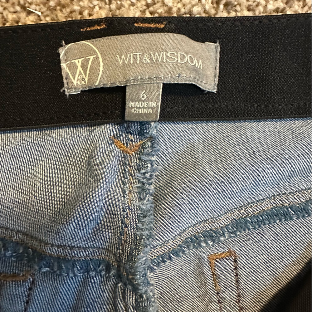 Wit & Wisdom 'Ab'Solution Raw Hem Slim Straight Jeans - Size 6 - Medium Wash - Picture 3 of 8